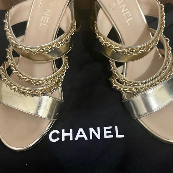 CHANEL Gold Chain-Trim Block Heel Sandals - Picture 2 of 4